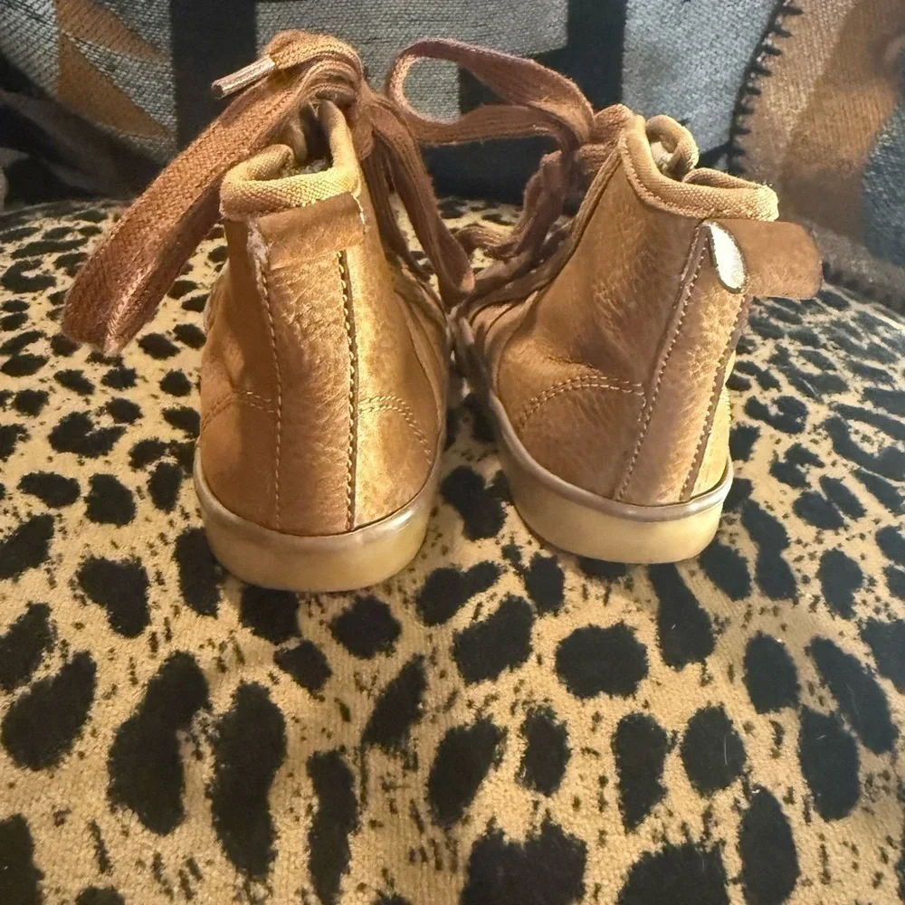 GAP Brown Sneakers with High-Top Design and Soft Material